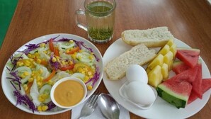 Tägliches nach Wunsch zubereitetes Frühstück gegen Gebühr