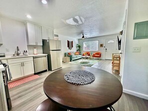 TV - First floor gated, central & remodeled apartment (Sacramento)