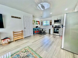 Unclassified image, 4 of 29, button