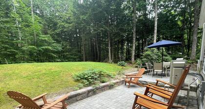 Cozy Long Pond Cottage: private mooring & shared dock