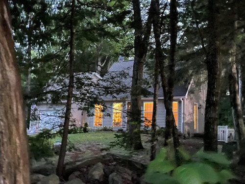 Cozy Long Pond Cottage: community access, private mooring & shared dock.