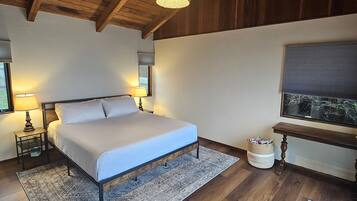3 habitaciones, tabla de planchar con plancha, wifi y ropa de cama