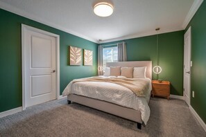 5 Schlafzimmer, Bügeleisen/Bügelbrett, Reisekinderbett, WLAN