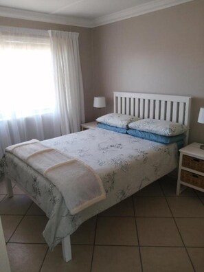 2 bedrooms - Jeffreys Bay Accommodation

 (Jeffreys Bay)
