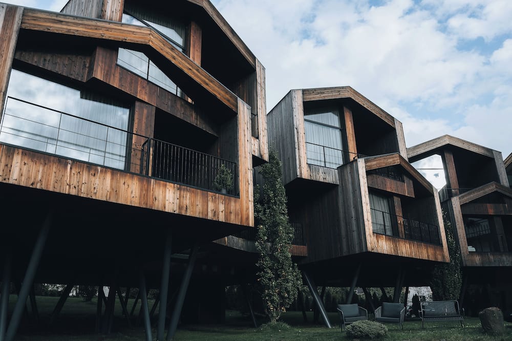 FLORIS GREEN SUITES