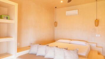 Ropa de cama de alta calidad, camas con efecto memoria y minibar