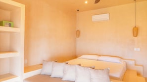 Premium bedding, memory-foam beds, minibar, in-room safe - La Alberca Boutique Hotel (Santa María Tonameca)