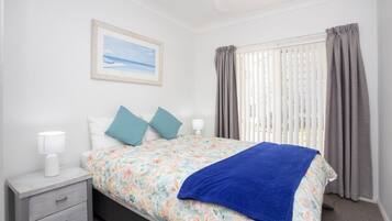 3 slaapkamers, een strijkplank/strijkijzer, wifi, beddengoed