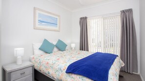 3 slaapkamers, een strijkplank/strijkijzer, wifi, beddengoed