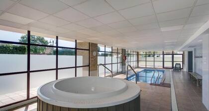 Chic Apt by Playa Granada