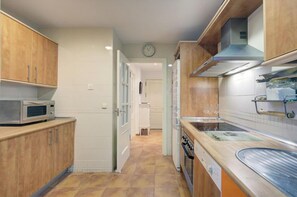 Fridge, oven, stovetop, toaster