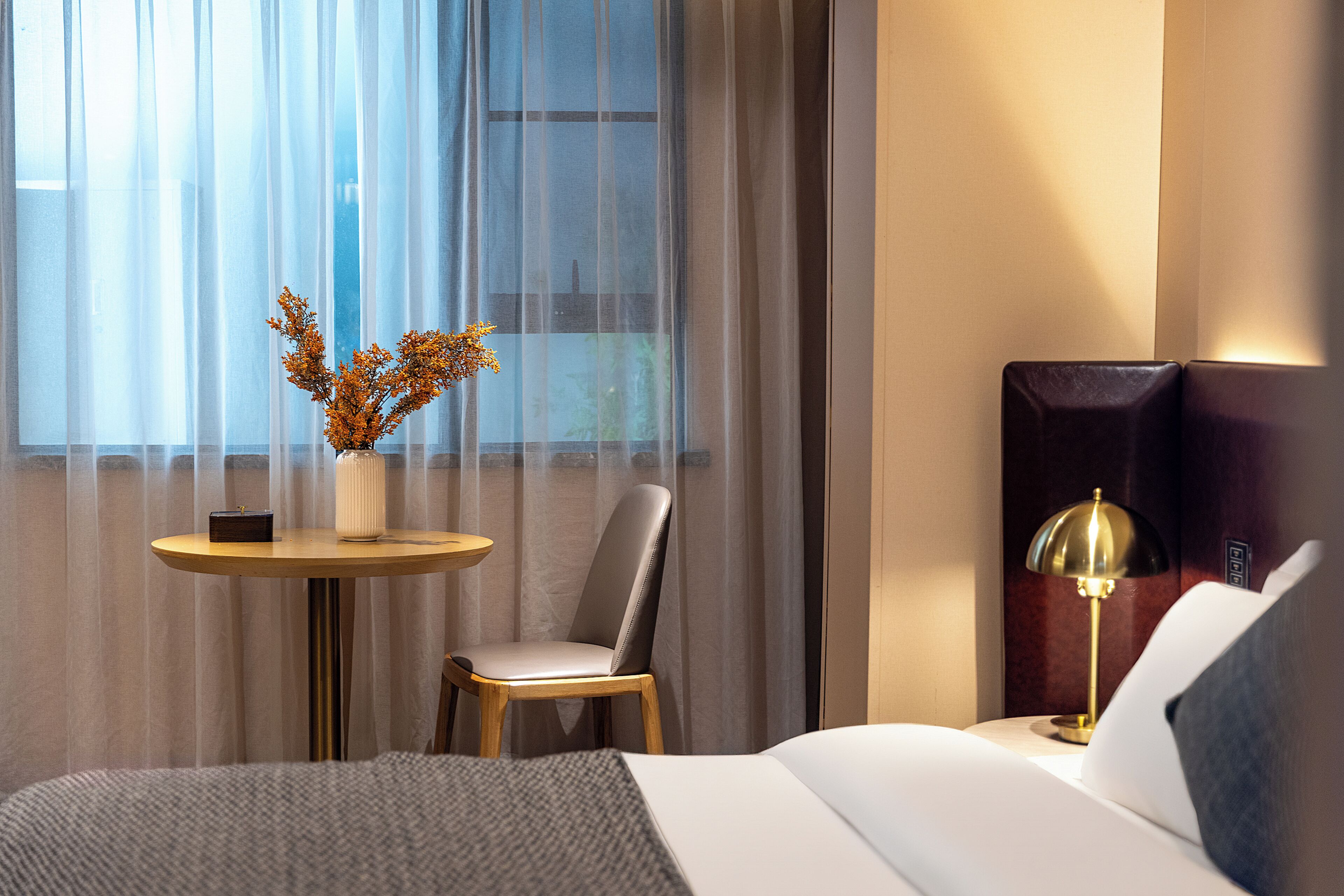 Hypo-allergenic bedding available, minibar (free items), in-room safe