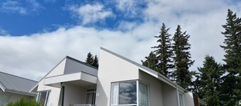 Opuke Crash Pad Methven - with mountain views.