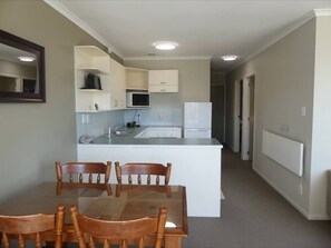 Fridge, microwave, oven, stovetop - Opuke Crash Pad, enjoy Resort Facilities, Opuke Hot Pools, Ski Field. (Methven)