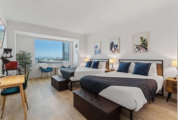 Skrivebord, strygejern/strygebræt, Wi-Fi, sengetøj