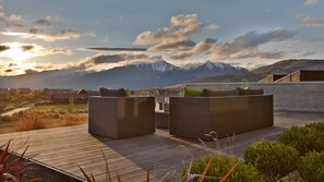 Terrace/patio - Pendeen Point - Remarkables Mountain View Spa Retreat (Jacks Point)