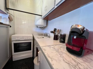 Kühlschrank, Mikrowelle, Ofen