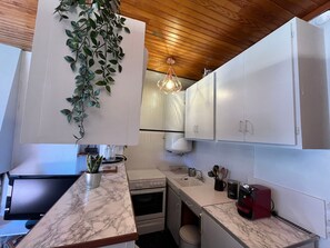 Kühlschrank, Mikrowelle, Ofen