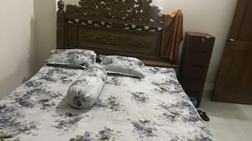 3 habitaciones, tabla de planchar con plancha, wifi y ropa de cama