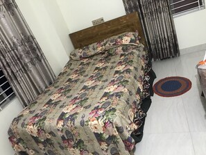 3 makuuhuonetta, silitysrauta/-lauta, Wi-Fi, vuodevaatteet