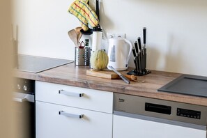 Kühlschrank, Ofen, Herdplatte, Geschirrspüler