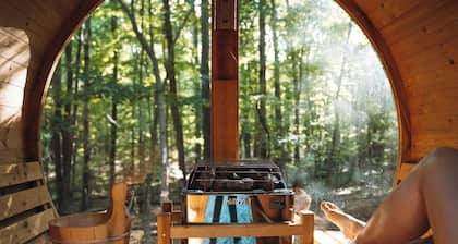 Private Multi Family Retreat on 5 Acres!