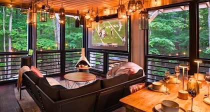 Private Multi Family Retreat on 5 Acres!
