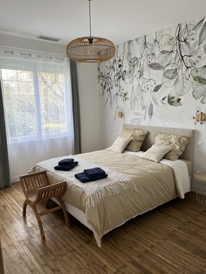 5 bedrooms, free WiFi, bed sheets
