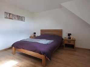 2 bedrooms, free WiFi, bed sheets - Bright and quiet cottage with terrace, barbecue, and parking 5 km from Colmar (Houssen)