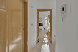 Interior - Charming 1B Victorian Apartment near Paddington St (London)