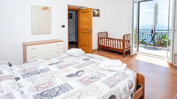 2 camere, ferro/asse da stiro, Wi-Fi gratuito, lenzuola