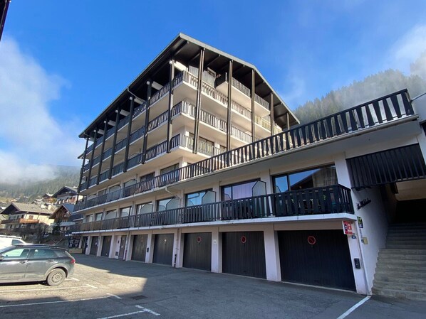 Exterior - Spacious central studio near gondola, sunny balcony (Châtel)