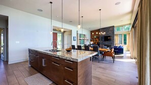 Dining - Tranquil Oasis, 3 King beds, Hot tub, Games rooms (Bayfield)