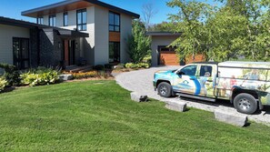 Property grounds - Tranquil Oasis, 3 King beds, Hot tub, Games rooms (Bayfield)