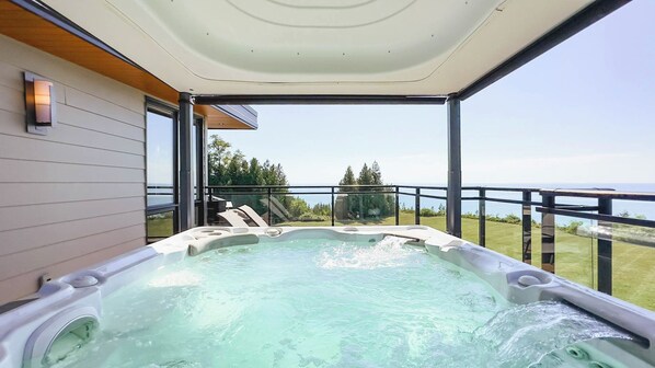 Bain à remous extérieur