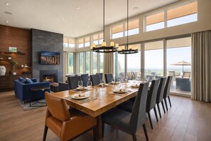 Dining - Tranquil Oasis, 3 King beds, Hot tub, Games rooms (Bayfield)