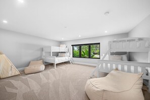 5 Schlafzimmer, Bügeleisen/Bügelbrett, Reisekinderbett, WLAN