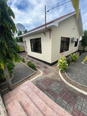 Property grounds - 2 bedroom cozy house for home makers (Dar es Salaam)