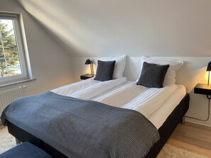 Deluxe tweepersoonskamer, 1 slaapkamer | Luxe beddengoed, reisbedje, gratis wifi, beddengoed
