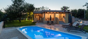 Villa Savey - heated pool, 3 rooms, 3 bathrooms, big garden, all service,