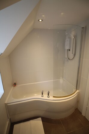 Cabin, Multiple Beds | Bathroom | Shower, towels - Beautiful 3-bed Lodge in Liverpool (Liverpool)