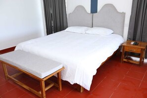 4 bedrooms, WiFi, bed sheets