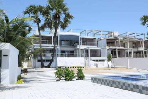 Alamparai Villa: Riverfront House W/ Great Views, Full Kitchen, & Strong Wi-Fi