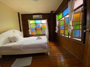 Basic Double or Twin Room | Free WiFi - Ho Hostel (Chiang Mai)