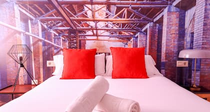 Apartamento de Tres Habitaciones en Pleno CorazĂłn de Sevilla