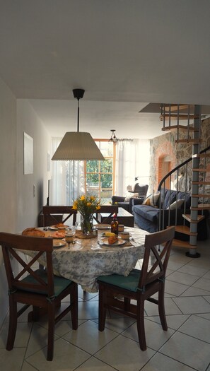 Dining - Das Neukirchen Inn (Neuburg am Inn)