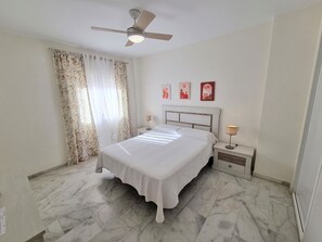 2 dormitorios, tabla de planchar con plancha, wifi y ropa de cama