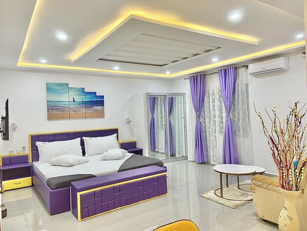 Suite Premium, 1 cama de matrimonio grande | Sábanas de algodón egipcio, ropa de cama de alta calidad, caja fuerte