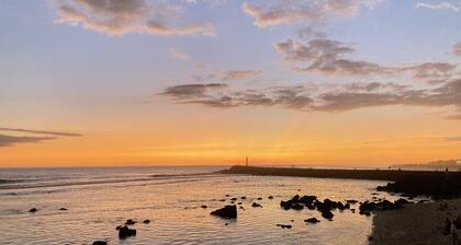 Appartement Centre Ville Avec Terrasse , Piscine Collective et Double Garage