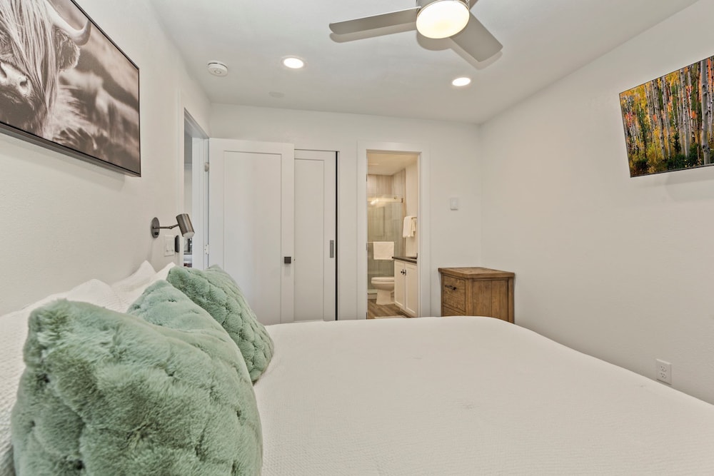 Red Pine Y2 by PatioKing bedPoolHot TubMountain Resort Canyons